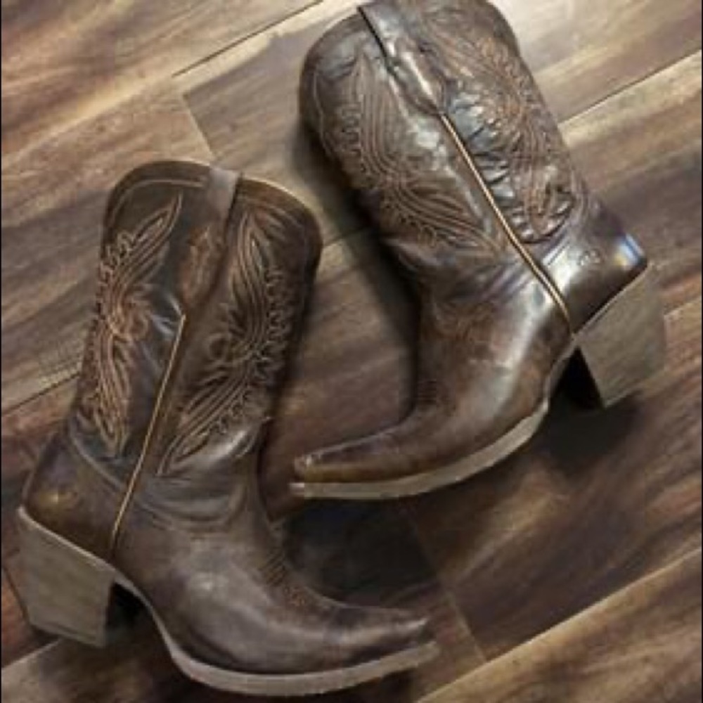 STELLA ARIAT SNIP TOE BOOTS